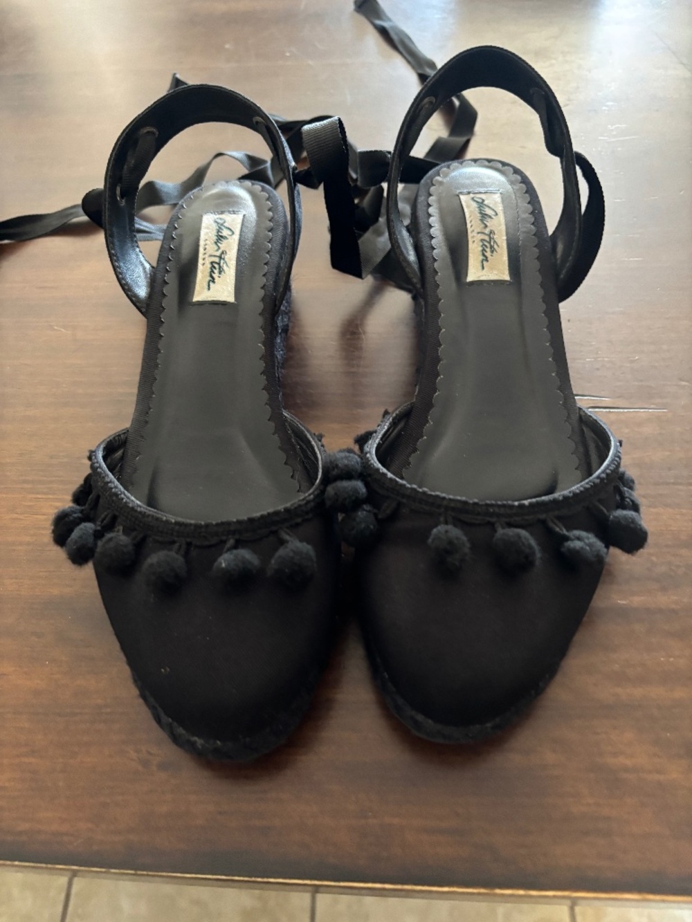 EUC Lulu Hun Espadrilles with Pom Pom Detail Sz 10